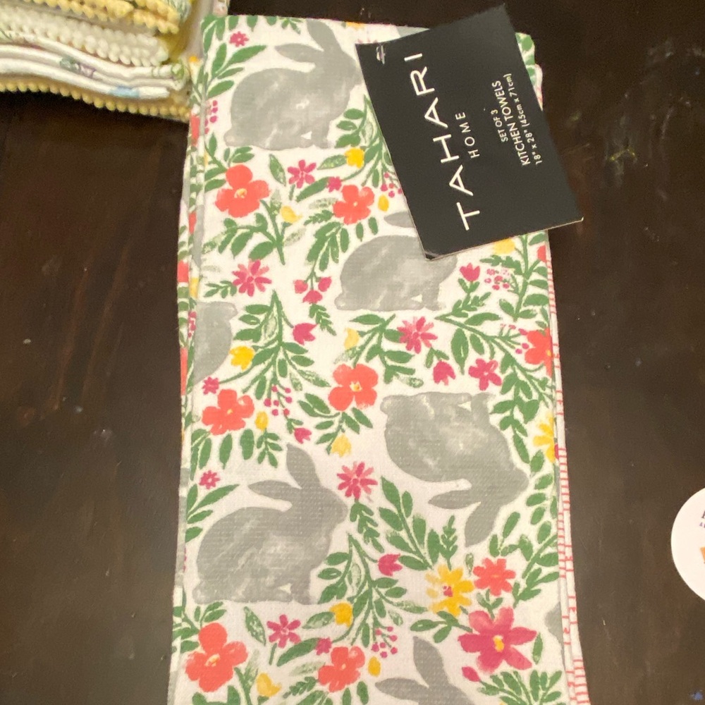 Tahari Home Floral and Bunny Print Towel